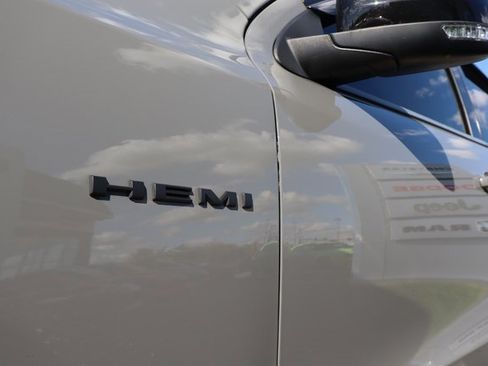 Used 2022 Dodge Durango R/T w/ Blacktop Package image 8