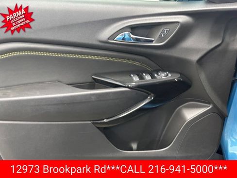 Used 2025 Chevrolet Trax LT FWD image 7