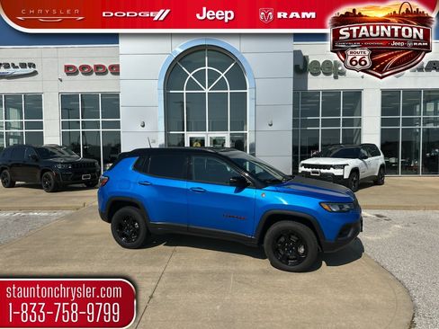 Used 2023 Jeep Compass Trailhawk AWD/4WD image 1