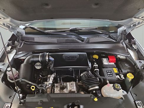 Used 2025 Jeep Compass Limited image 20