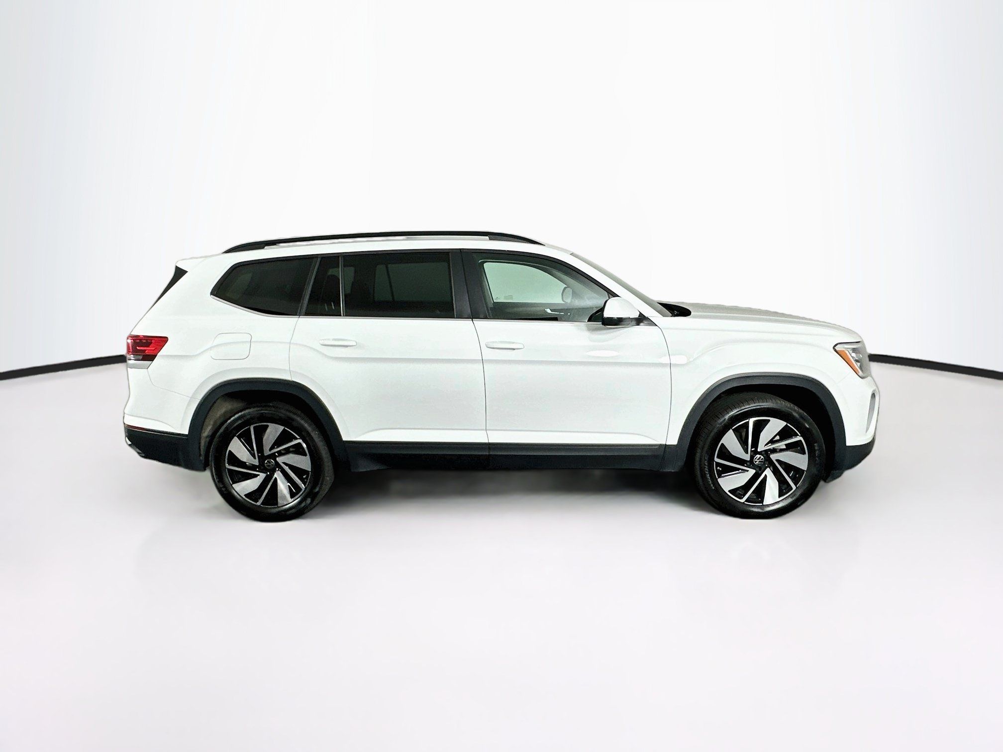 Used 2025 Volkswagen Atlas SE FWD image 10