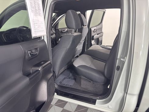 Used 2023 Toyota Tacoma TRD Off-Road image 18