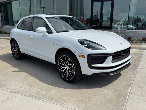 New 2026 Porsche Macan image 9