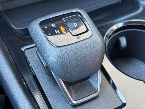 Used 2024 Nissan Rogue SV FWD image 34