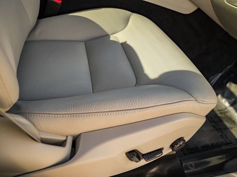 Used 2021 Volvo XC60 T5 Momentum w/ Advanced Package image 34