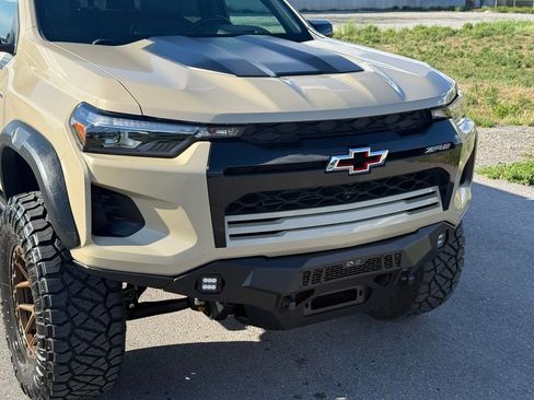 Used 2024 Chevrolet Colorado ZR2 w/ ZR2 Convenience Package III AWD/4WD image 5