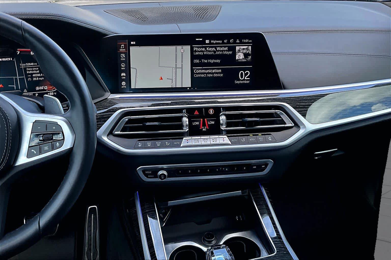 Used 2022 BMW X7 M50i w/ Dynamic Handling Package AWD/4WD image 7