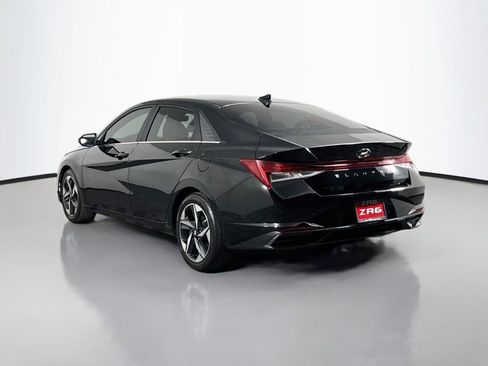 Used 2022 Hyundai Elantra SEL w/ Convenience + Premium Package FWD image 3