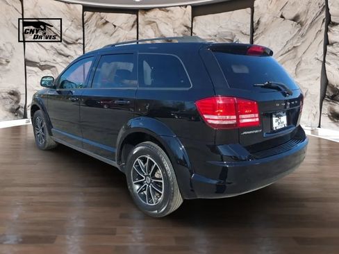 Used 2018 Dodge Journey SE w/ Connectivity Group FWD image 7