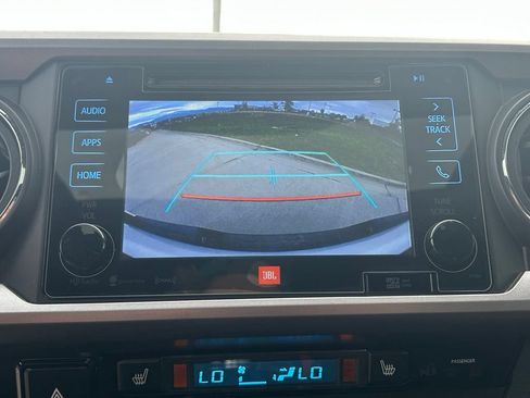 Used 2017 Toyota Tacoma Limited w/ Tow Package AWD/4WD image 17