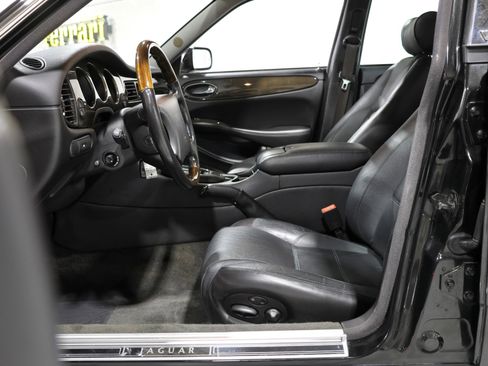 Used 1998 Jaguar XJ8 RWD image 62