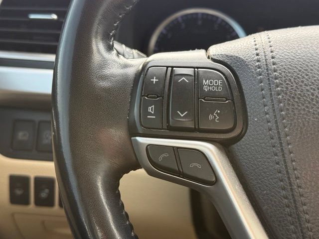 Used 2019 Toyota Highlander Limited Platinum AWD/4WD image 26