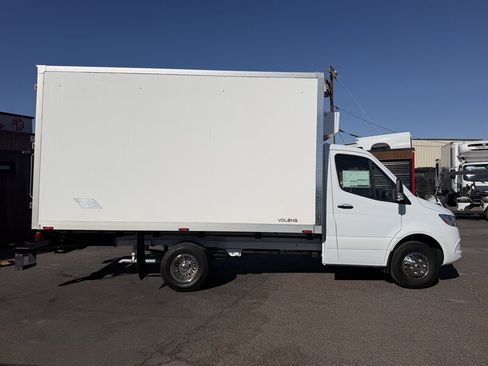 Used 2023 Mercedes-Benz Sprinter 3500 image 2
