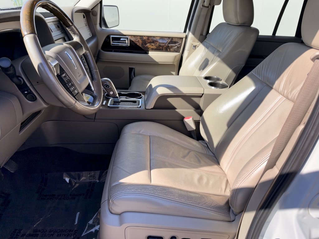 Used 2015 Lincoln Navigator L 4WD image 5