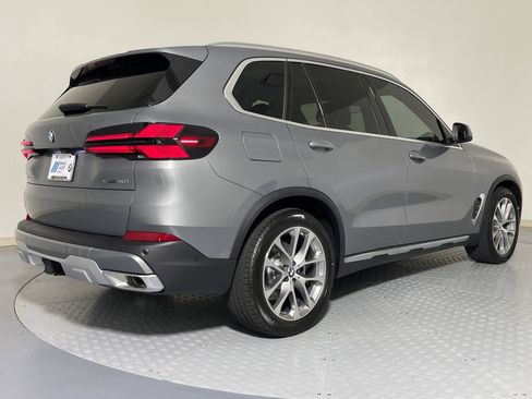 Used 2026 BMW X5 sDrive40i RWD image 9