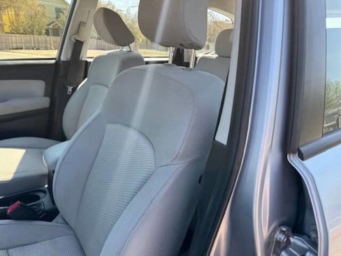 Used 2014 Subaru Forester 2.5i AWD/4WD image 29