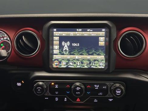 Used 2021 Jeep Wrangler Unlimited Rubicon AWD/4WD image 12