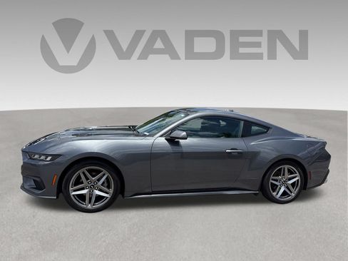 Used 2024 Ford Mustang Coupe RWD image 25