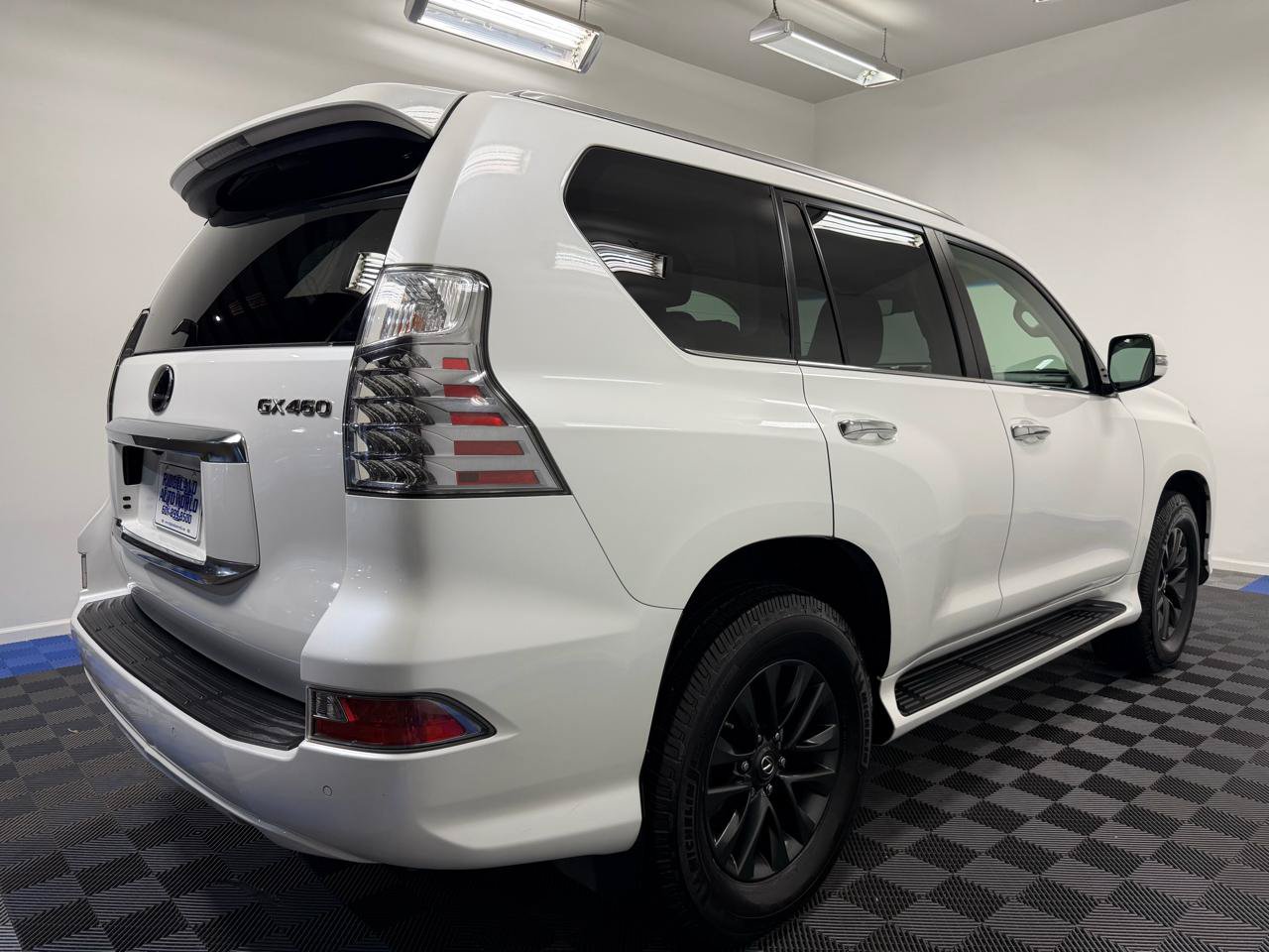 Used 2020 Lexus GX 460 Premium w/ Premium Package AWD/4WD image 13