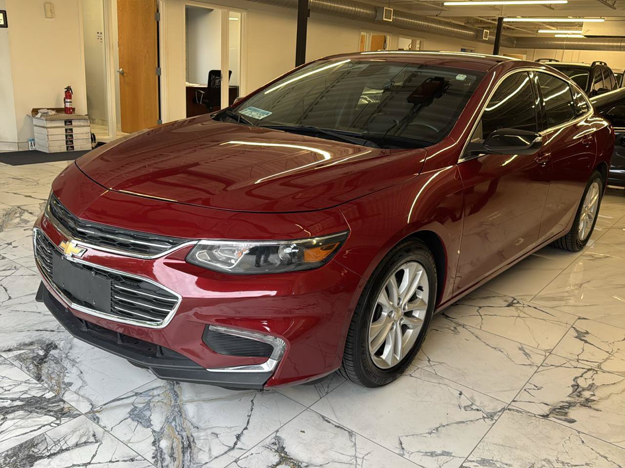 Used 2017 Chevrolet Malibu LT w/ Leather Package FWD image 3