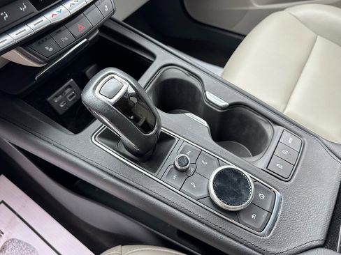 Used 2019 Cadillac XT4 Luxury w/ Cold Weather Package image 20