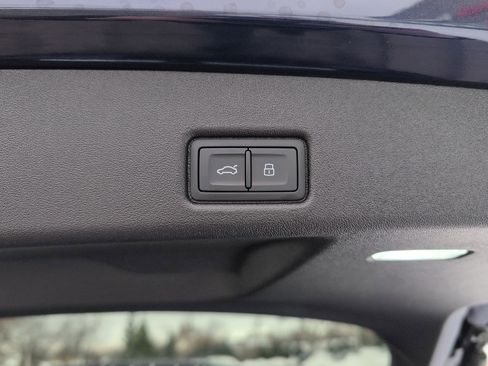 New 2025 Audi Q5 Premium Plus image 32