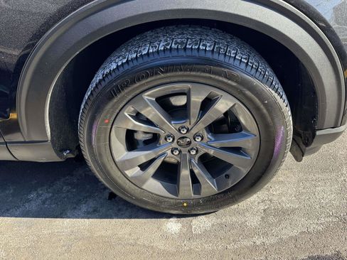 Certified 2022 Ford Explorer XLT w/ Equipment Group 202A image 6