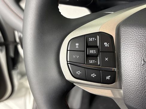 New 2026 Ford Explorer Active RWD image 19