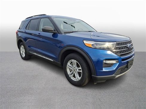 Used 2021 Ford Explorer XLT w/ Equipment Group 202A image 3
