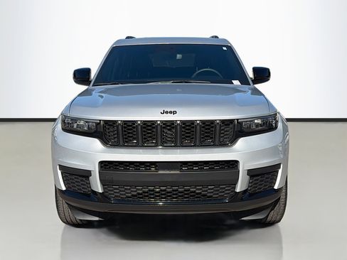 Used 2023 Jeep Grand Cherokee L Laredo image 8