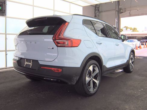 Used 2026 Volvo XC40 B5 Plus AWD/4WD image 8