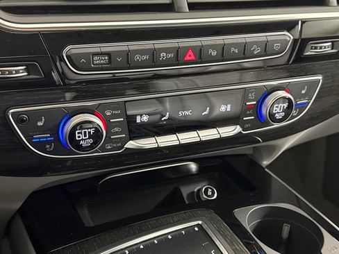 Used 2019 Audi Q7 3.0T Prestige AWD/4WD image 40
