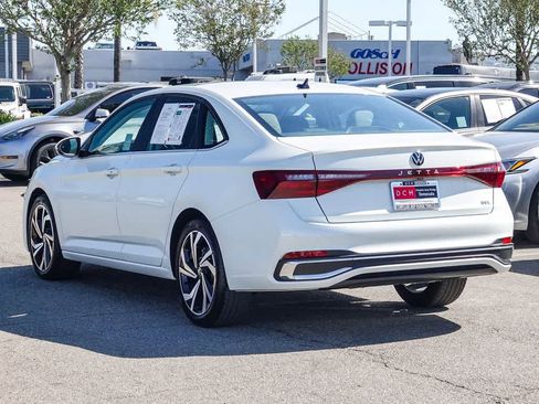 Used 2025 Volkswagen Jetta SEL FWD image 6