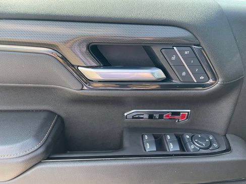 Used 2025 GMC Sierra 1500 AT4 w/ AT4 Premium Package AWD/4WD image 17