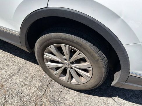 Used 2018 Volkswagen Tiguan SE w/ 3rd Row Seat Package AWD/4WD image 6