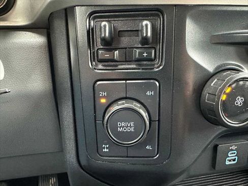 Used 2023 Ford F350 XLT w/ FX4 Off-Road Package image 29