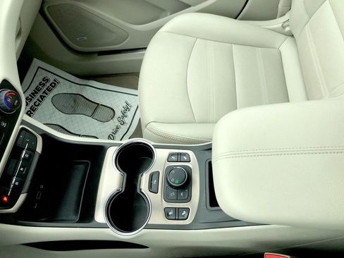 Used 2023 GMC Terrain Denali AWD/4WD image 18