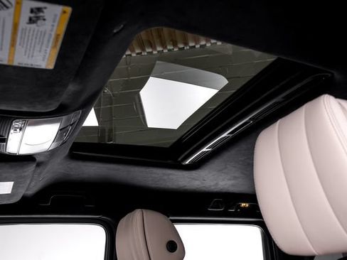 Used 2024 Mercedes-Benz G 550 image 19