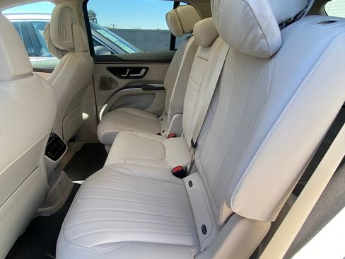 Used 2023 Mercedes-Benz EQS 580 4MATIC SUV image 10
