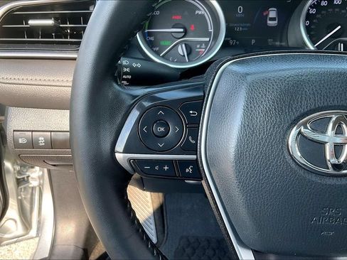 Used 2024 Toyota Camry XLE FWD image 11