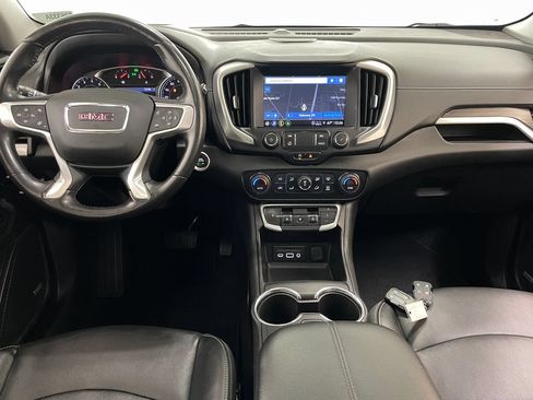 Used 2022 GMC Terrain SLT w/ Infotainment Package II AWD/4WD image 2