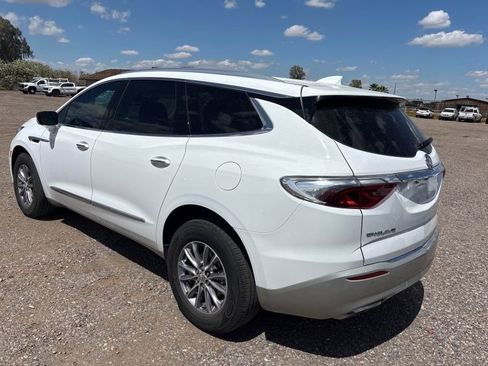 Used 2023 Buick Enclave Essence image 2