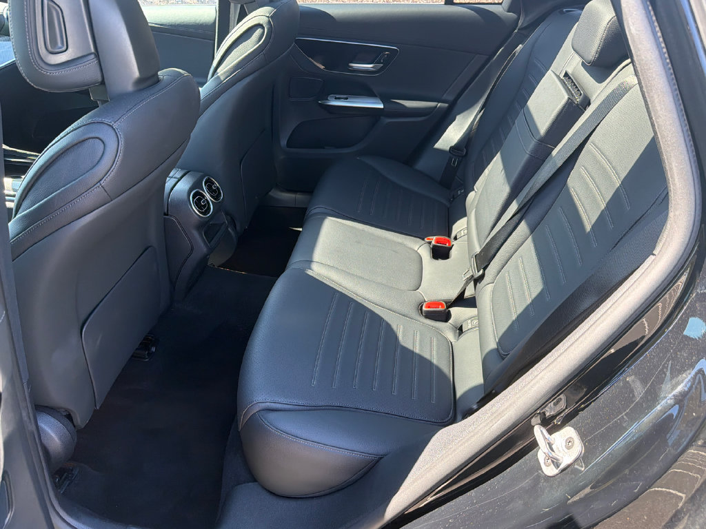 Used 2026 Mercedes-Benz GLC 300 image 21
