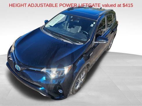 Used 2018 Toyota RAV4 XLE AWD/4WD image 6