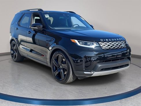 New 2025 Land Rover Discovery S image 3