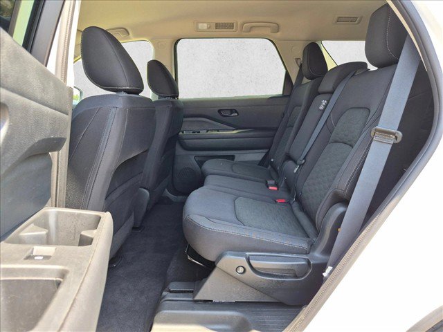 Used 2024 Nissan Pathfinder SV FWD image 19