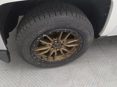 Used 2017 Chevrolet Silverado 1500 LT w/ All Star Edition image 31