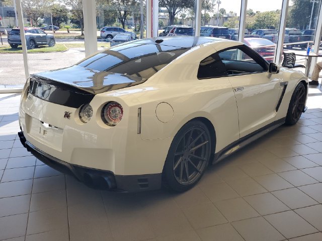 Used 2014 Nissan GT-R Track Edition AWD/4WD image 9