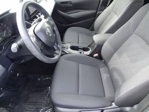 Used 2025 Toyota Corolla LE image 6