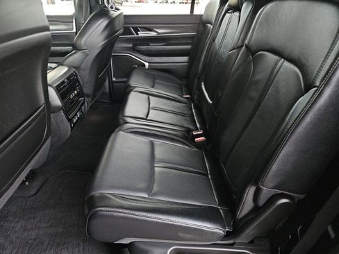 Used 2024 Jeep Wagoneer L Series II w/ Flexible Seating Group image 29